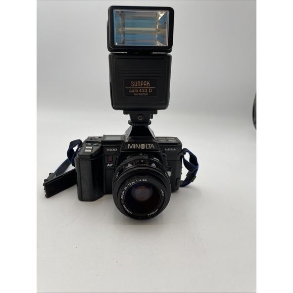 Minolta Maxxum 7000 Autofocus 35mm Camera w/35-70mm AF lens+Sunpak 433D Flash